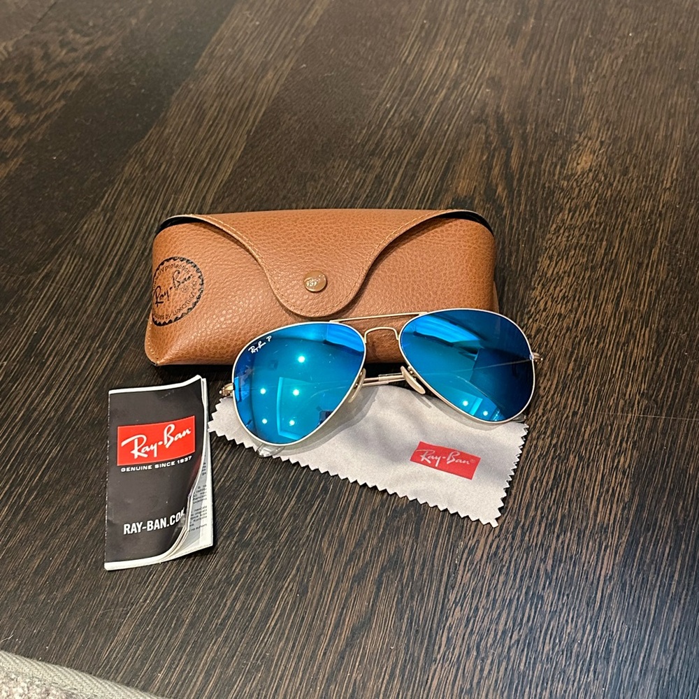 Ray-bans aviator style